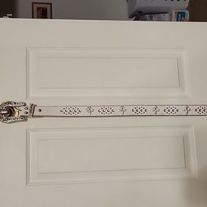 Women's white leather fleur-de-lis western belt.